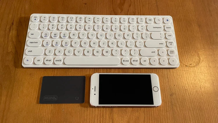 Ultra-Slim Wallet Tracker Card – Works with Apple Find My